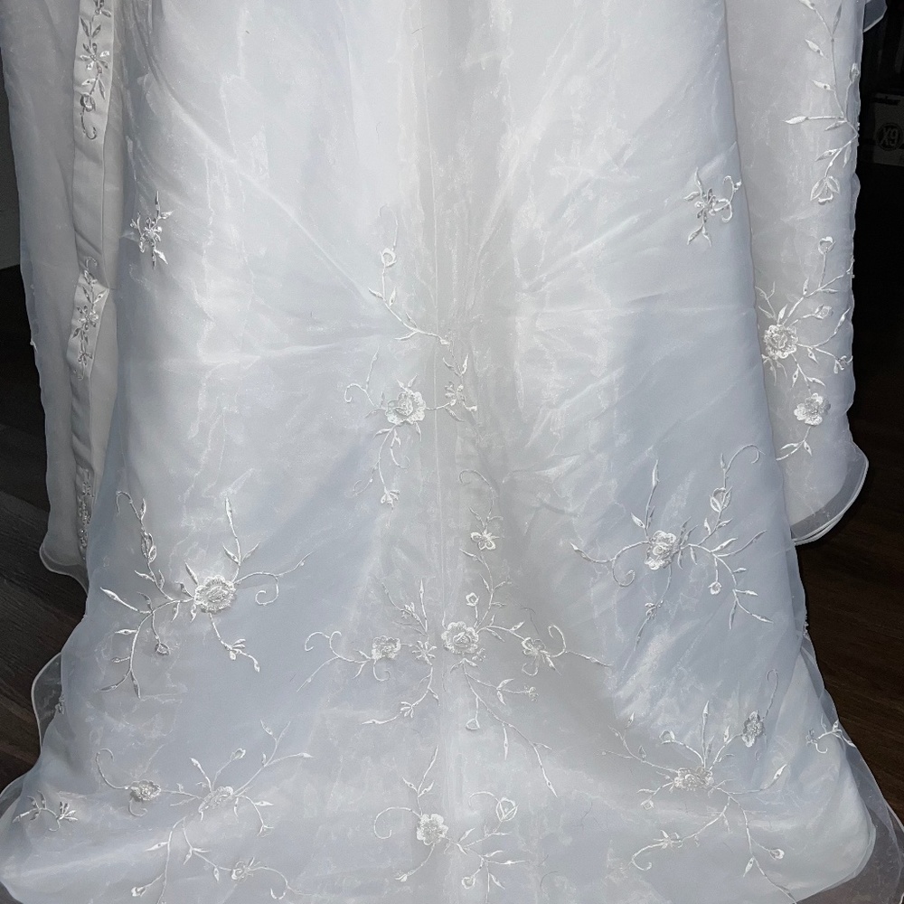 David’s bridal wedding dress